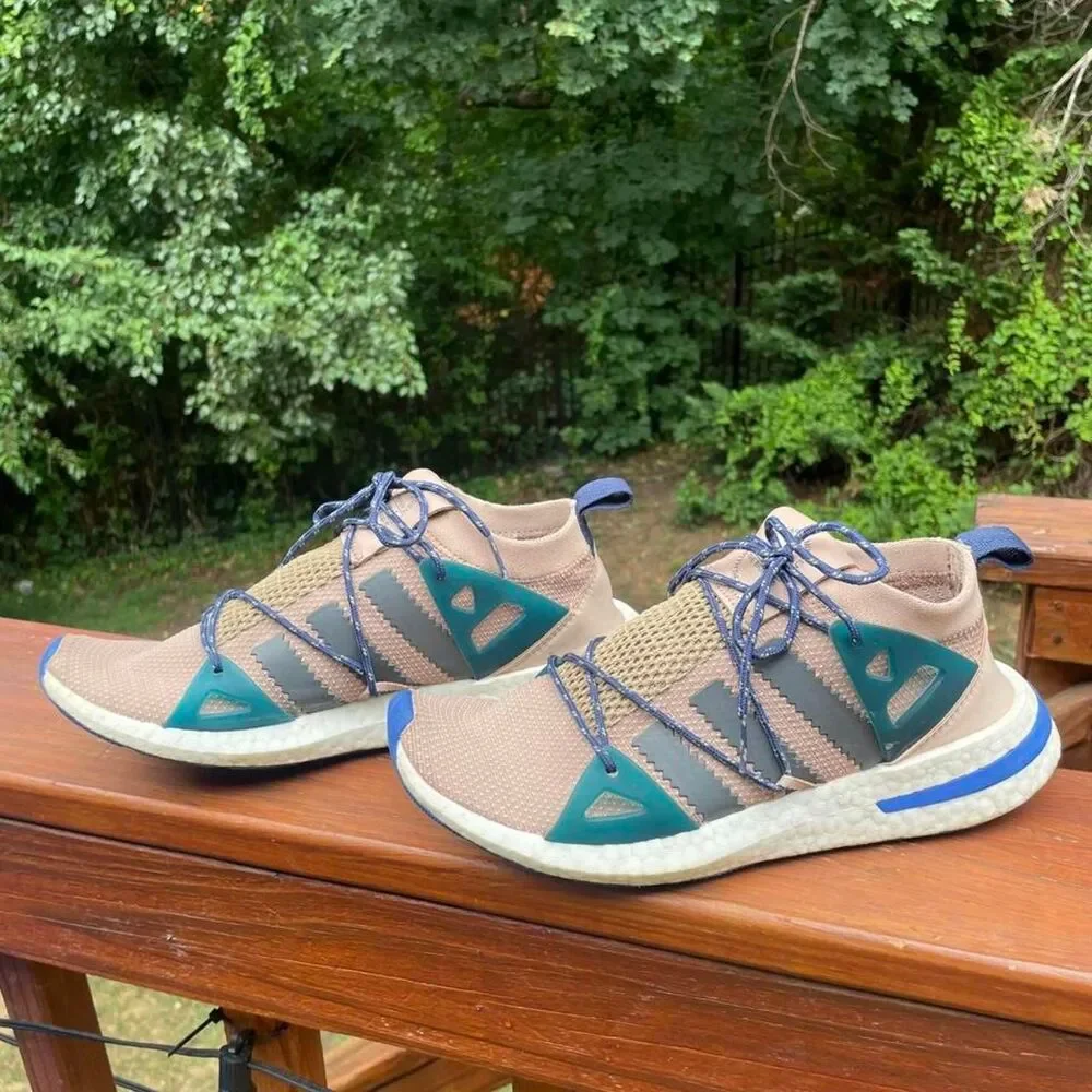 Adidas Boost Women's 8.5  Tan Blue Sneakers